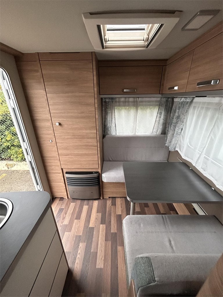 Foto 9 CARAVANA WEINSBERG 420 QD-AIRE-MOVER-NEVERA GRANDE 