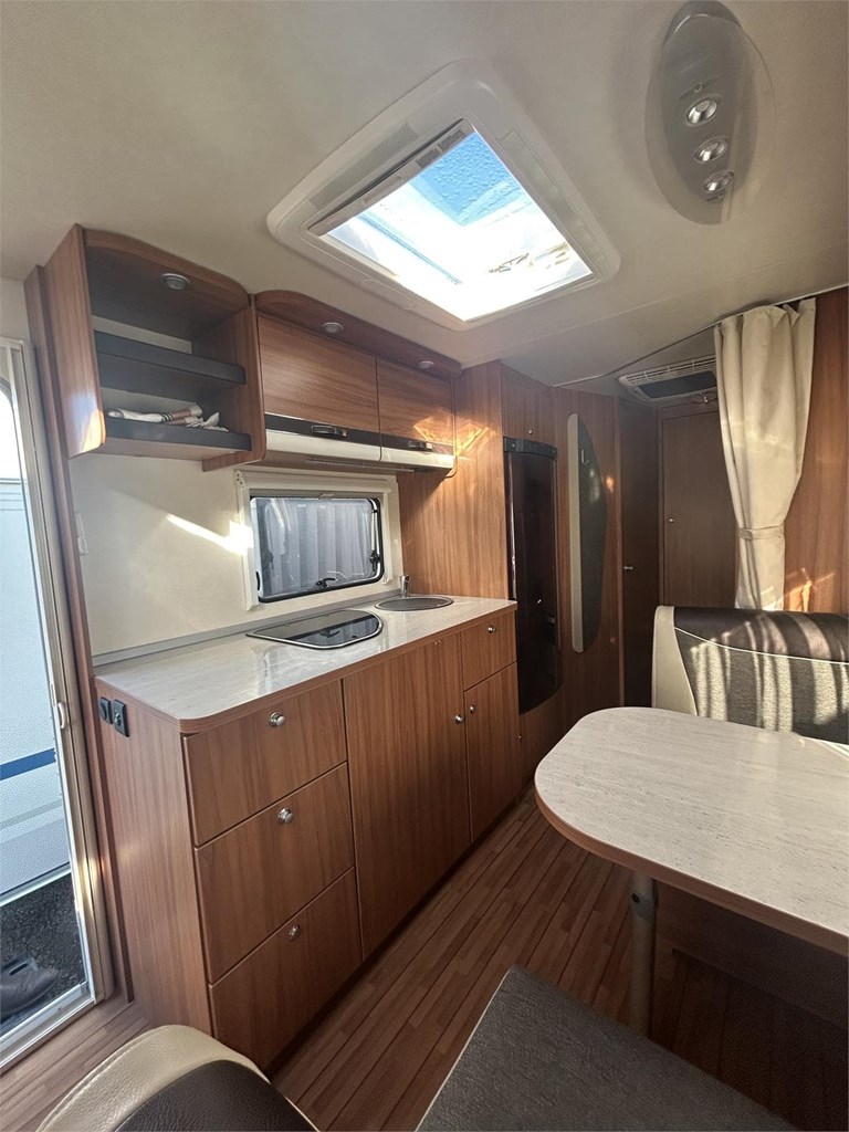 Foto 10  CARAVANA WEINSBERG 550 QDK -AIRE-MOVER-NEVERA GRANDE