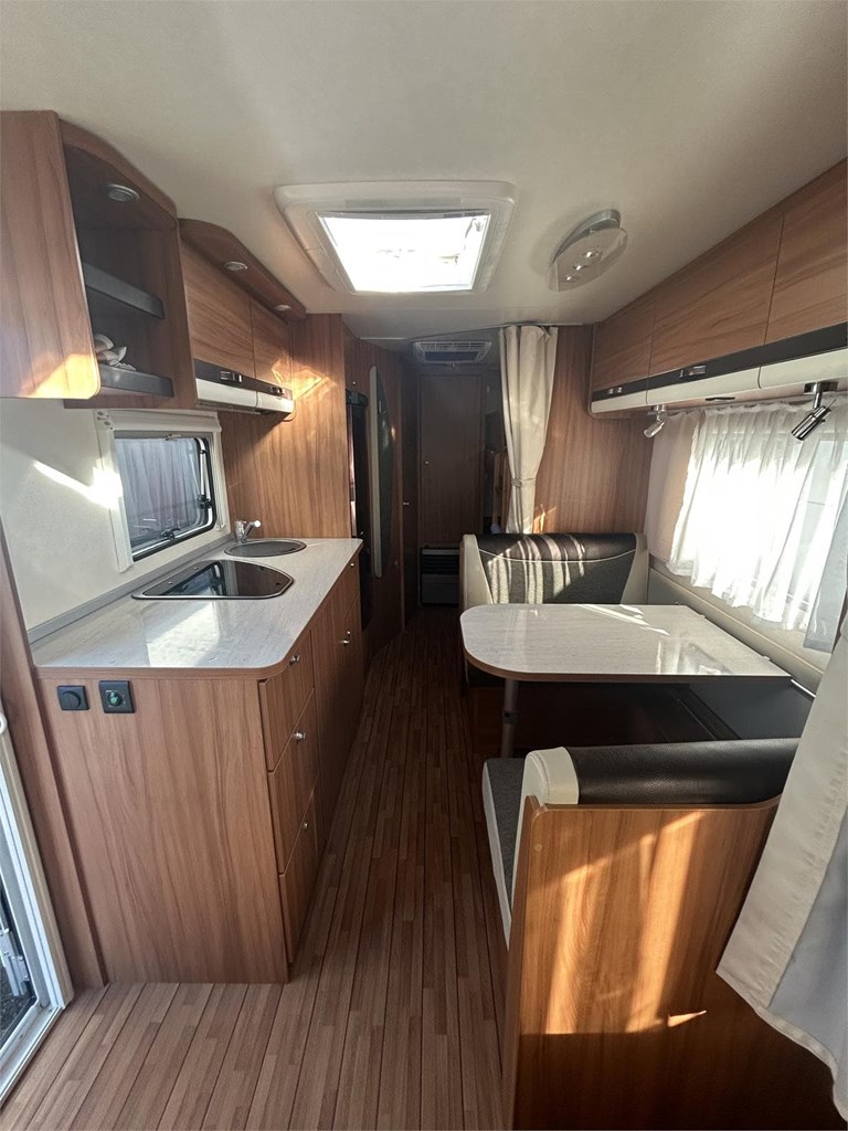 Foto 5  CARAVANA WEINSBERG 550 QDK -AIRE-MOVER-NEVERA GRANDE