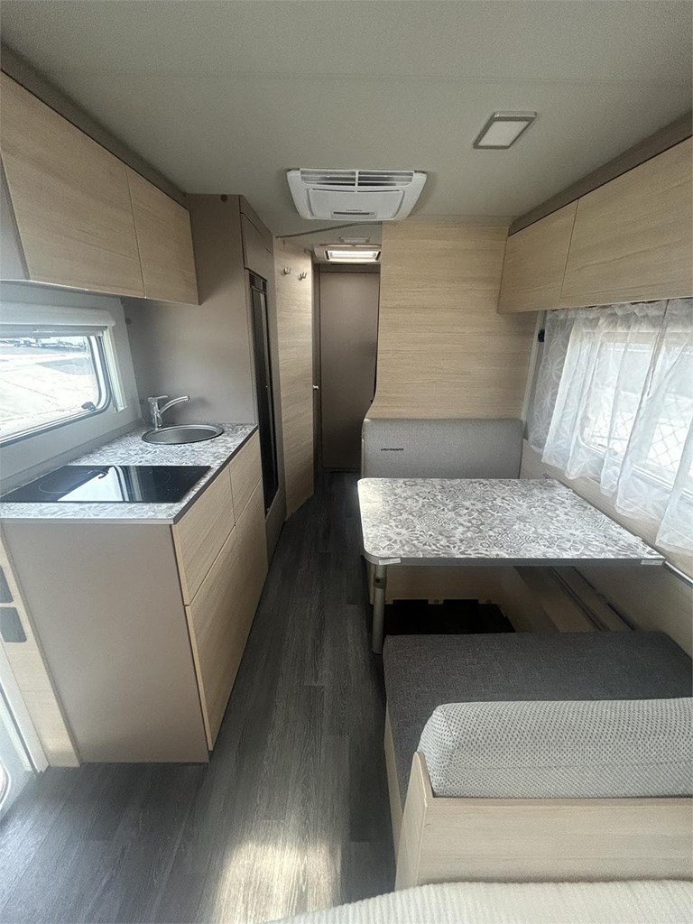 Foto 5 CARAVANA WEINSBERG CARACITO 500 QDK – 100% ELÉCTRICA – SOLO 15 DÍAS DE USO 