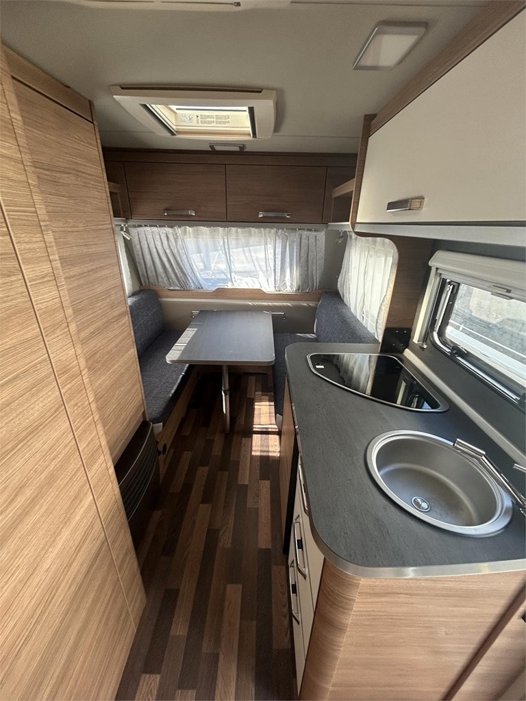 Foto 5 CARAVANA WEINSBERG CARAONE 400 LK-AIRE-MOVER-TOLDO MANIVELA 