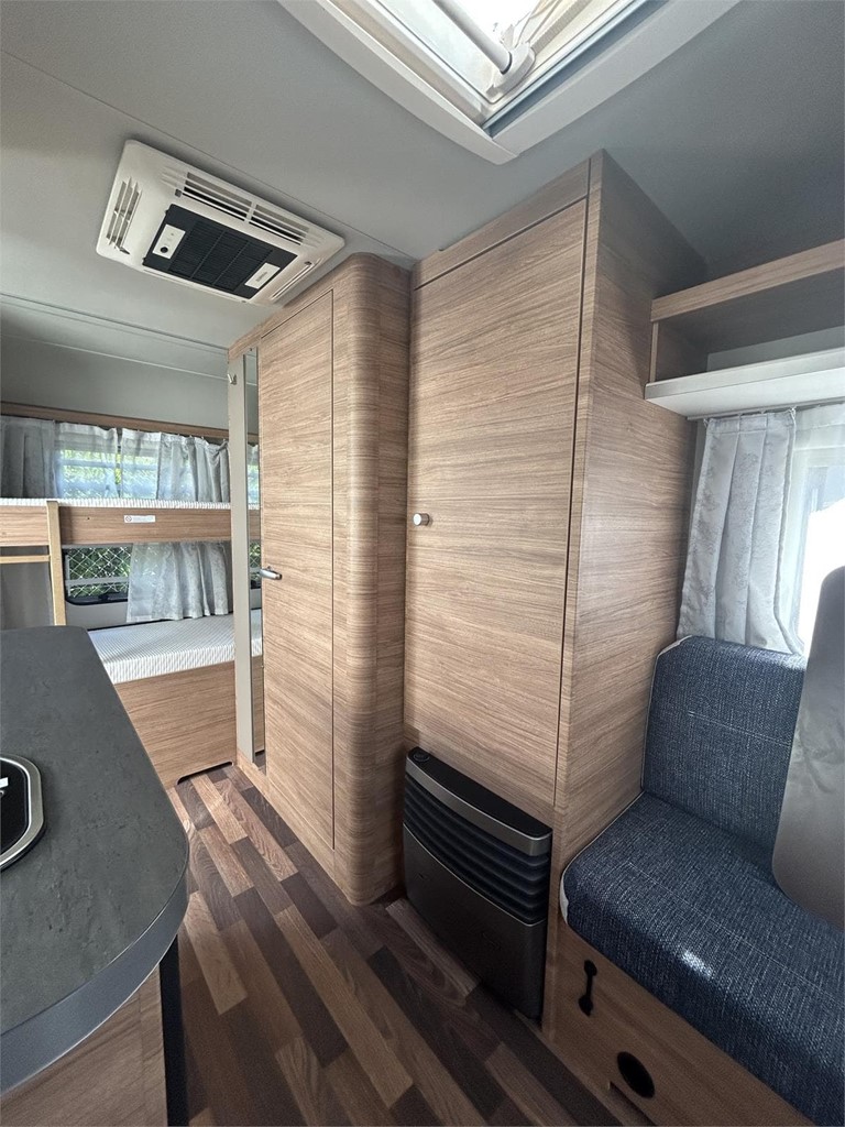 Foto 8 CARAVANA WEINSBERG CARAONE 400 LK-AIRE-MOVER-TOLDO MANIVELA 