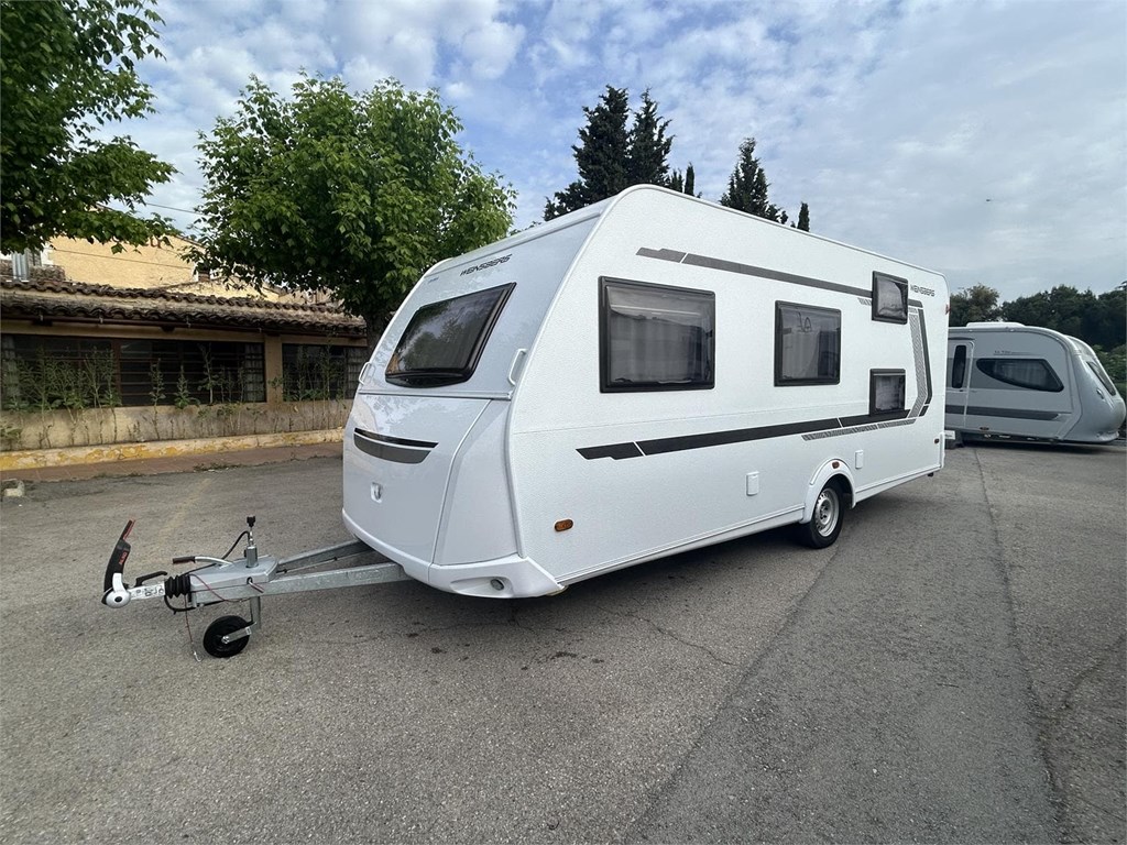 Foto 2  CARAVANA WEINSBERG CARATWO  500 QDK-AIRE ACONDICIONADO-NEVERA GRANDE