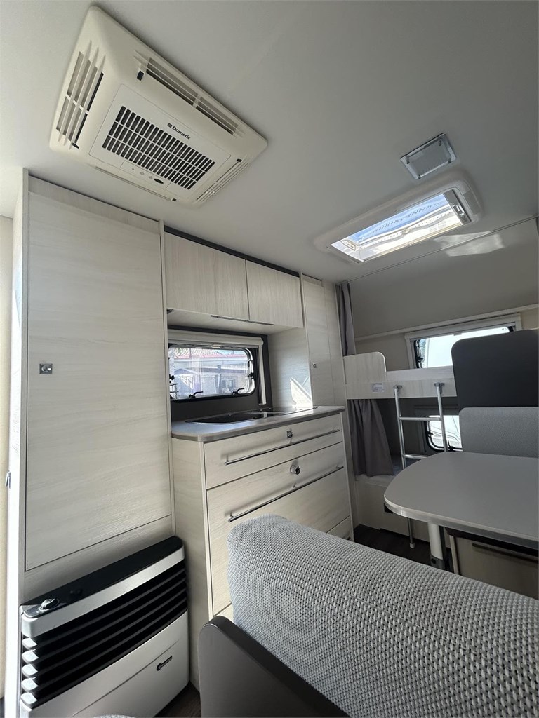 Foto 9 PRÓXIMAMENTE CARAVANA CARAVELAIR 476-AIRE-MOVER TOLDO 