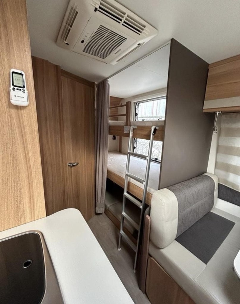 Foto 5 PRÓXIMAMENTE CARAVANA CARAVELAIR ANTRES 496 - 7 PLAZAS 3 LITERAS 
