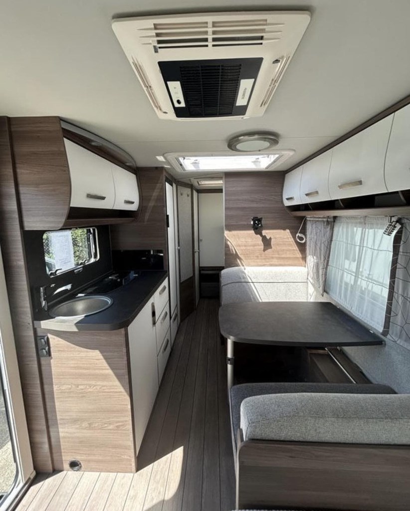 Foto 2 PRÓXIMAMENTE CARAVANA KNAUS SPORT 500 KD-AIRE-MOVER-TOLDO MANIVELA