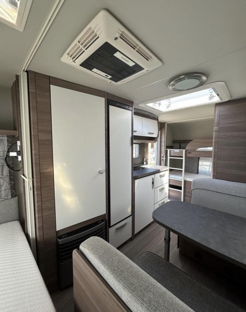 Foto 5 PRÓXIMAMENTE CARAVANA KNAUS SPORT 500 QDK-AIRE-MOVER-nevera grande