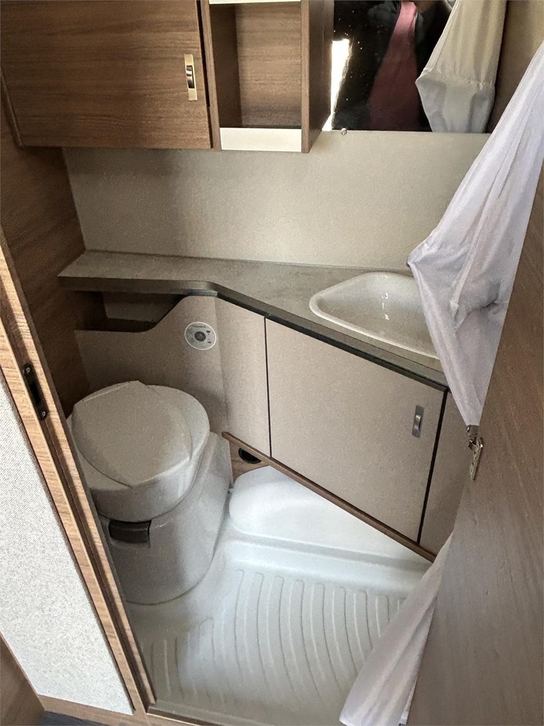 Foto 5 PRÓXIMAMENTE CARAVANA KNAUS SPORT  500 QDK-AIRE-MOVER-TOLDO MANIVELA 
