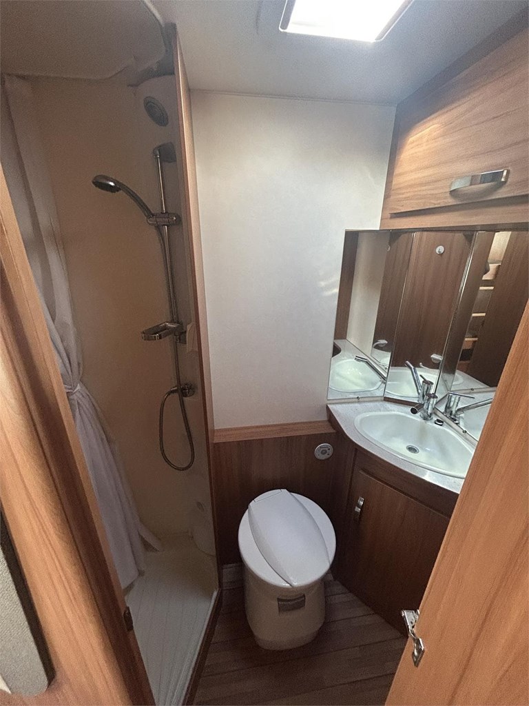 Foto 8 RESERVADA RESERVADA RESERVADA 